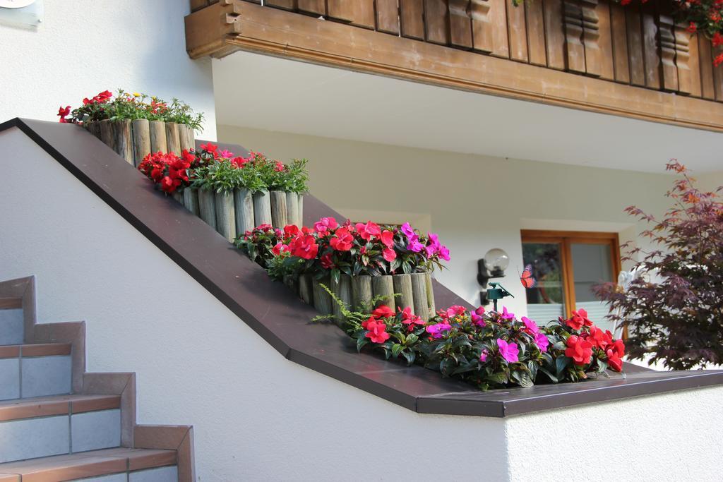 Aparthotel Garni Haus Hubertus มัลเลส เวนอสตา ภายนอก รูปภาพ