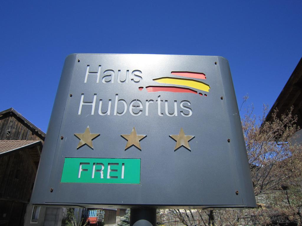 Aparthotel Garni Haus Hubertus มัลเลส เวนอสตา ภายนอก รูปภาพ