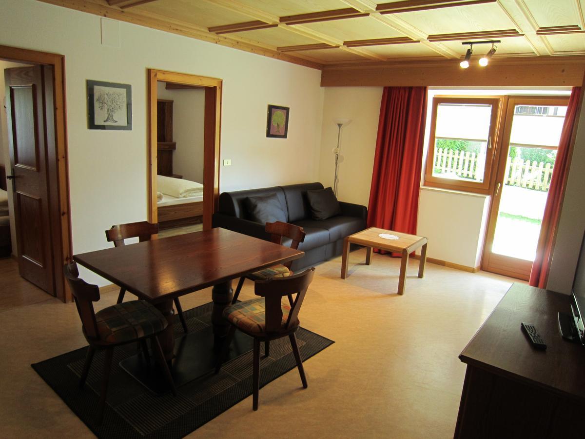 Aparthotel Garni Haus Hubertus มัลเลส เวนอสตา ภายนอก รูปภาพ
