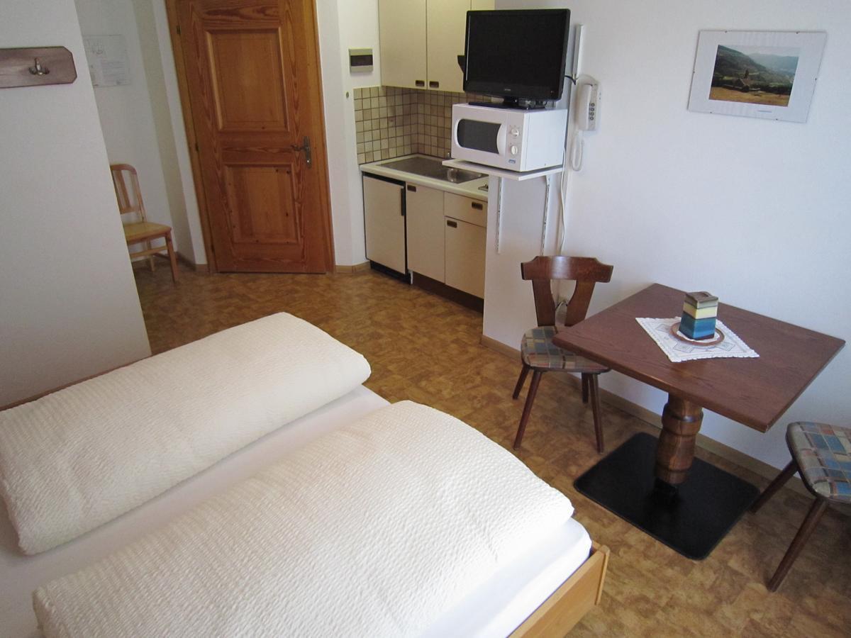 Aparthotel Garni Haus Hubertus มัลเลส เวนอสตา ภายนอก รูปภาพ