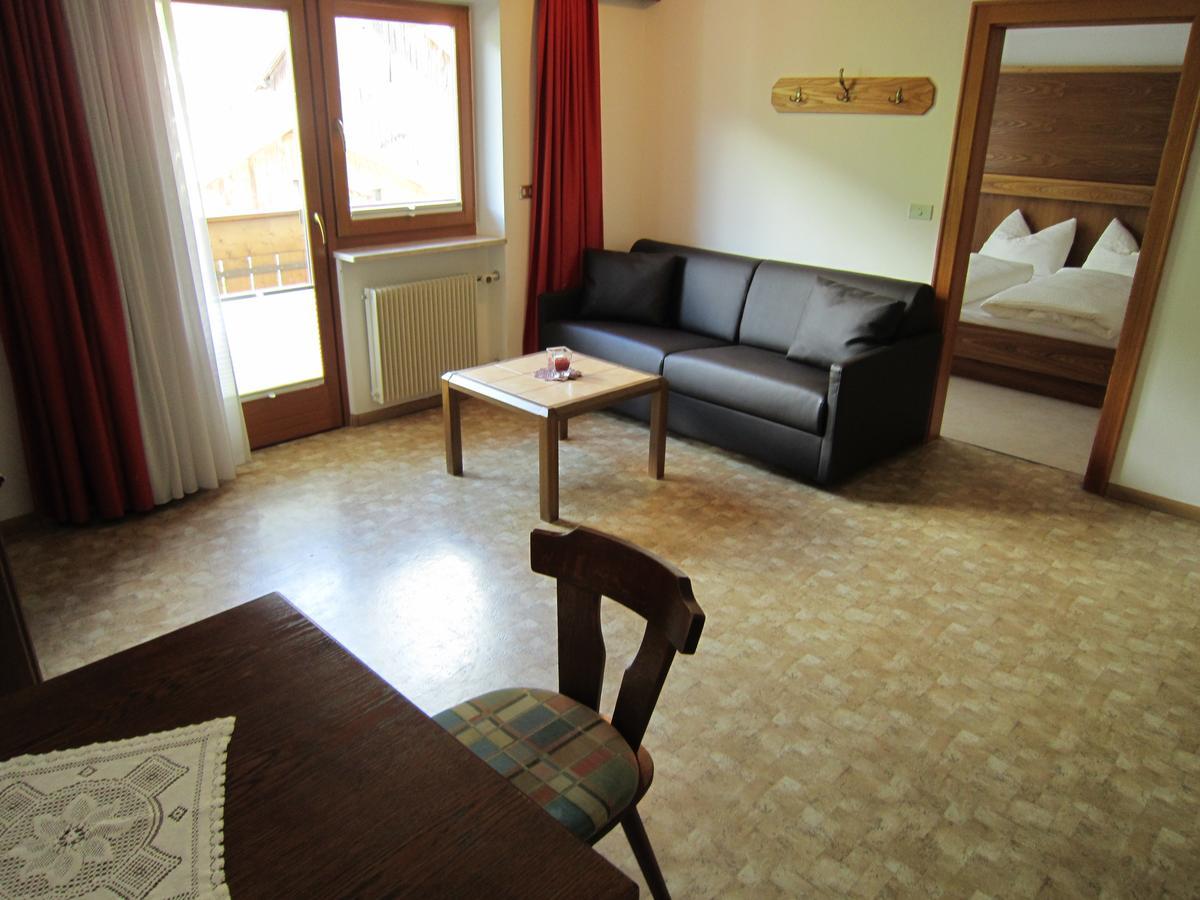 Aparthotel Garni Haus Hubertus มัลเลส เวนอสตา ภายนอก รูปภาพ